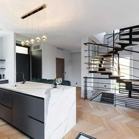 Luxurious With Indoor Pool 3br 6p - 225m2 - Cap Ferrat Villa